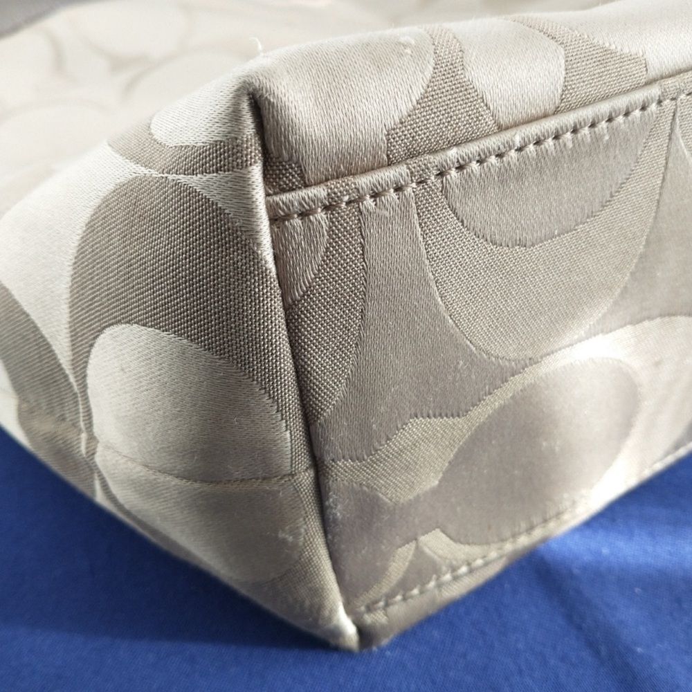 COACH Signature Laura Tote Shoulder Bag Beige Metallic Finish Canvas/Leather - Picture 10 of 10